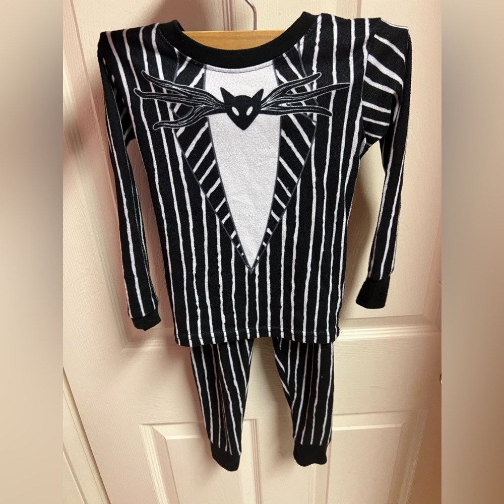 Tim Burton’s The Nightmare Before Christmas. Boys Halloween Pajamas. Size 4